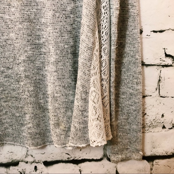 Mossimo | Grey and White Longsleeve Top - Picture 5 of 6